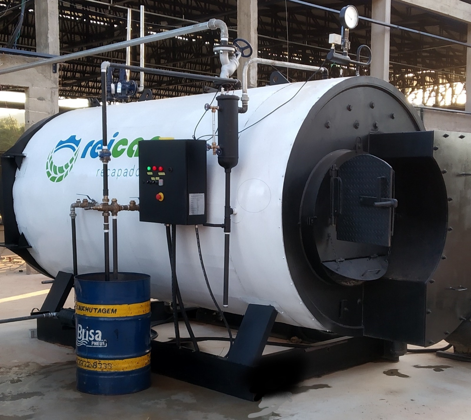 Caldeira horizontal flamotubular a lenha de 3.000Kgv/h