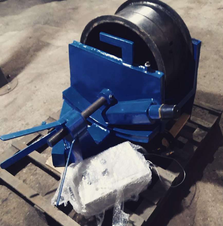 Máquinas elétricas ou a vapor para vulcanização de pneus