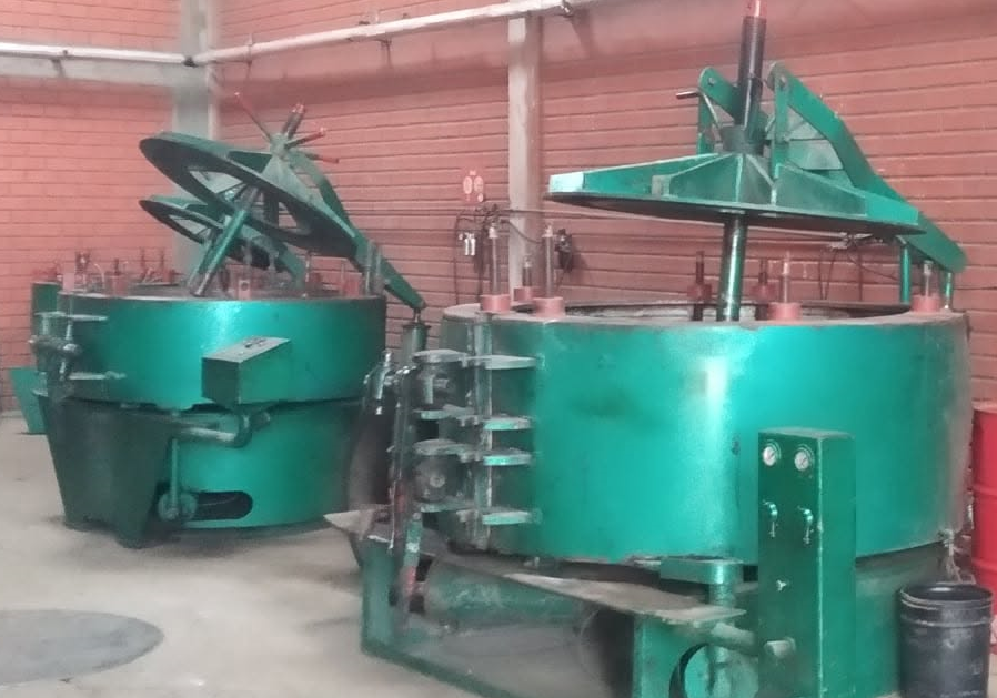 Prensa vulcanizadora de pneus